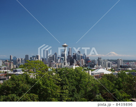 シアトルのビル群　クイーンアンのケリーパークより 8439896