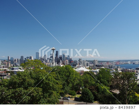 シアトルのビル群 クイーンアンのケリーパークより シアトルのビル群 クイーンアンのケリーパークより 8439897
