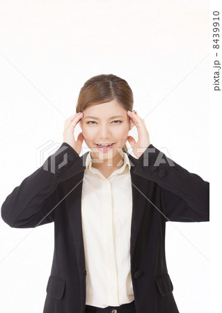 頭痛の新入社員 8439910