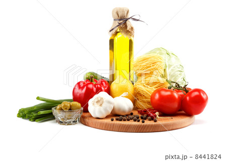 Set fresh vegetables with olive oil isolated on white background 8441824