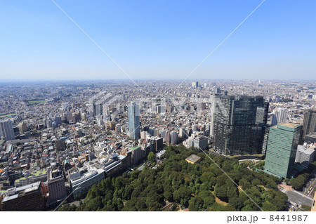 新宿から見る東京北西部の街並 8441987