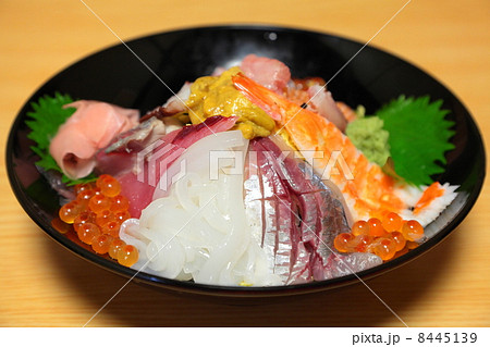 海鮮ちらし丼 8445139