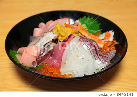 海鮮ちらし丼 海鮮ちらし丼 8445141