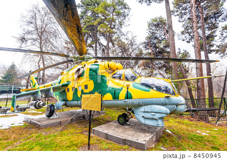 Mi-24ハインド、イラン軍(イラン、テヘランのサアダーバード宮殿) 8450945