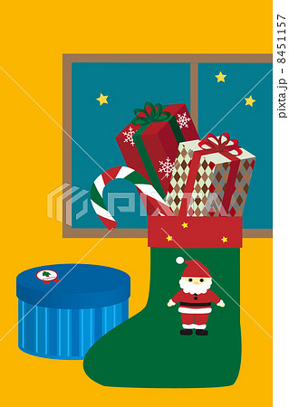 クリスマス靴下とプレゼント。 クリスマス靴下とプレゼント。 8451157