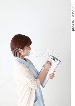 元気で優しそうな看護師 8454989