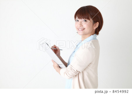 元気で優しそうな看護師 8454992