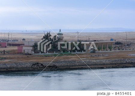スエズ運河 8455401