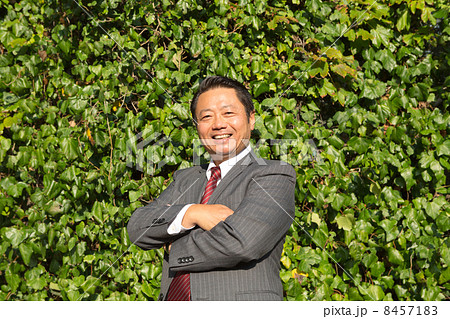 働くビジネスマン 8457183