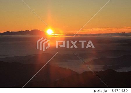 白山山頂からの日の出 8474489