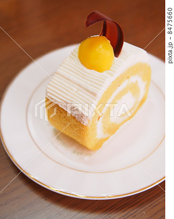 栗のロールケーキ 栗のロールケーキ 8475660