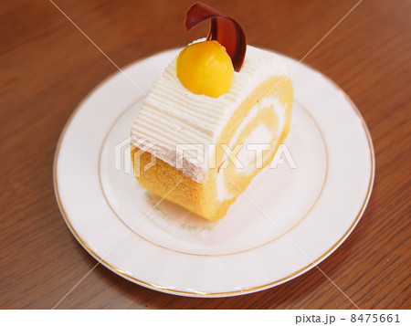 栗のロールケーキ 8475661