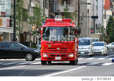 消防車走行シーン 8478694