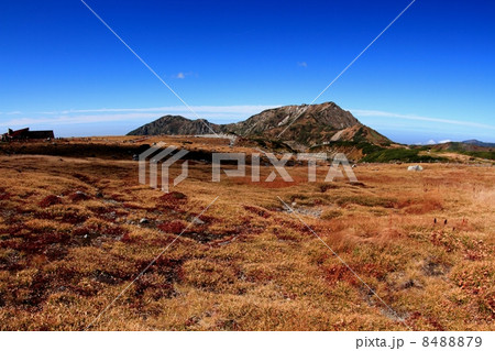 立山室堂平と立山連峰 立山室堂平と立山連峰 8488879