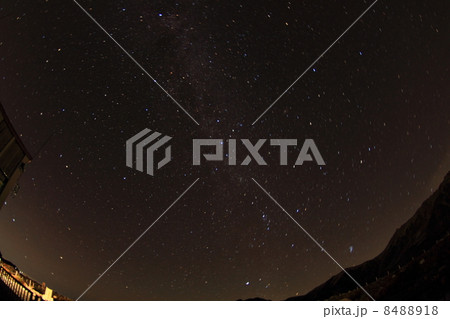 立山室堂平と立山連峰 立山室堂平と立山連峰 8488918