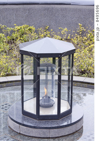東京都芝公園・平和の灯 8495696
