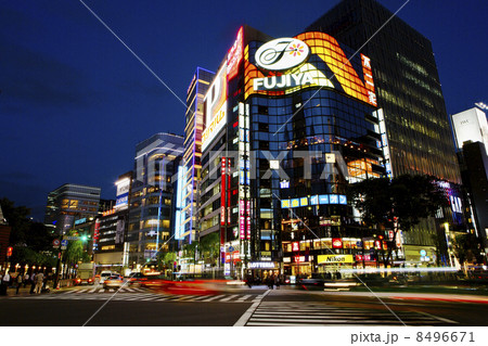 銀座 数寄屋橋交差点 8496671