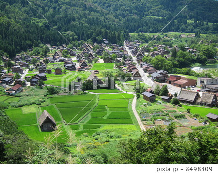 岐阜県　白川郷合掌造り集落　城跡展望台からの風景　世界遺産 8498809