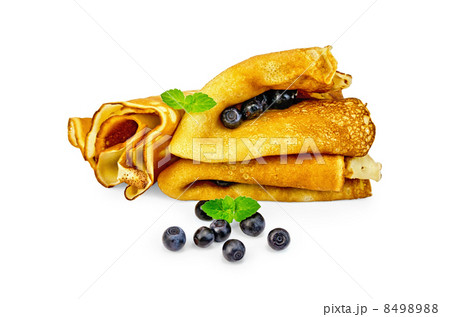 Pancakes with blueberries and mint 8498988