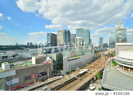 有楽町から見える丸の内のビル群 8500186