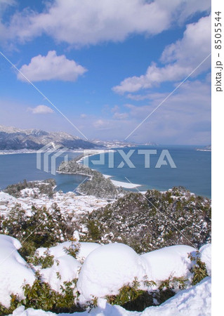 「日本三景」天橋立の雪景色  8505544