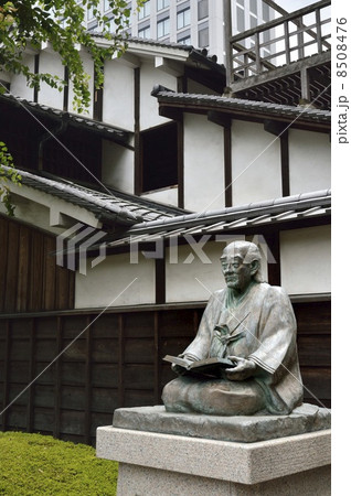 適塾　緒方洪庵像　 8508476