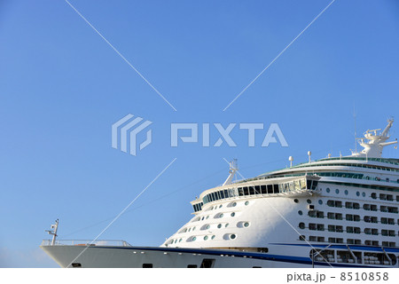 VOYAGER  OF THE SEAS 8510858