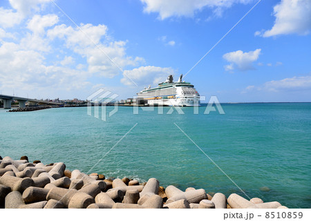VOYAGER  OF THE SEAS 8510859