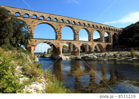 世界遺産ポン・デュ・ガールの水道橋 世界遺産ポン・デュ・ガールの水道橋 8511219