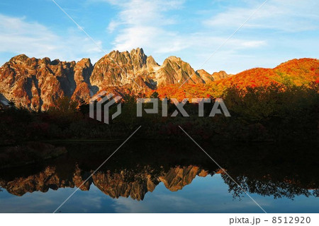 紅葉の剱岳 8512920