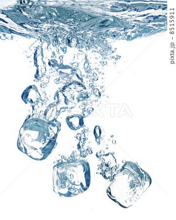 Bubbles in blue water 8515911