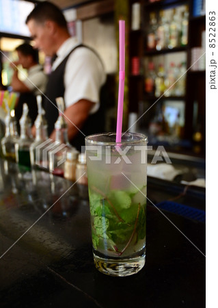 バー バー 8522863