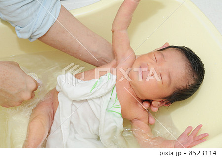 乳幼児の沐浴 乳幼児の沐浴 8523114
