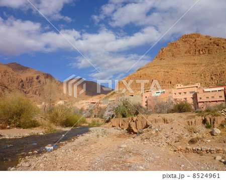 トドラ渓谷 8524961