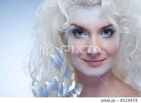 Snow queen with a magic twig .... 8529878