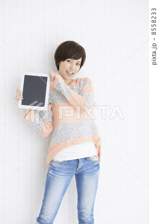 若い女性 若い女性 8558233