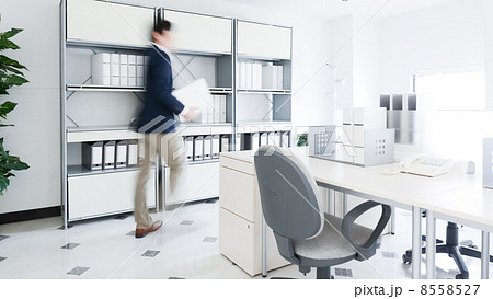 忙しいオフィス 8558527