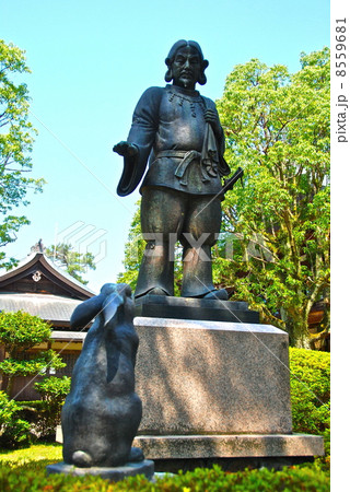 オオクニヌシとウサギの像（出雲大社／島根県出雲市大社町） 8559681