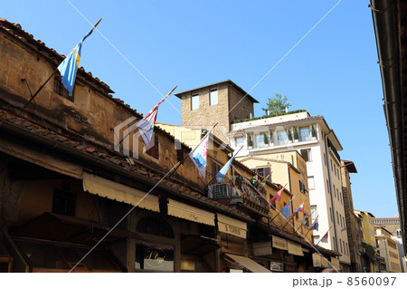 ポンテ・ヴェッキオ橋の橋上家屋 8560097