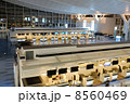 羽田空港国際線チェックインカウンター 8560469