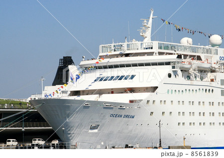 世界一周の夢を叶えるオーシャンドリーム号の入港風景 8561839