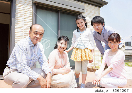 家族 8564007