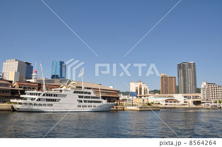 秋の神戸港 8564264