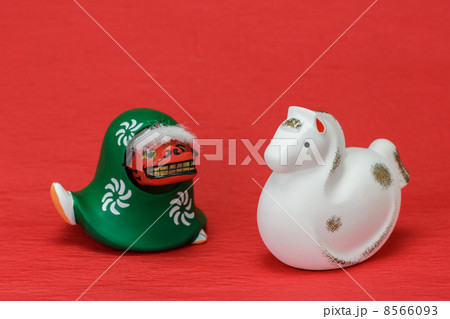 白馬と獅子舞 8566093