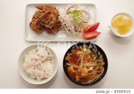 鶏の唐揚げ 鶏の唐揚げ 8566910