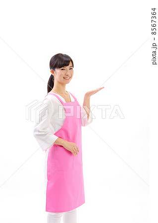 エプロンをした女性 エプロンをした女性 8567364