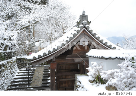 京都　三千院　御殿門 8567945