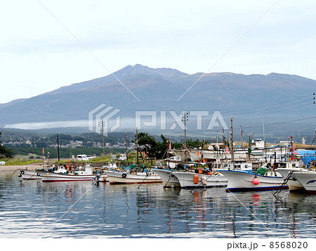 鳥海山と象潟漁港 鳥海山と象潟漁港 8568020
