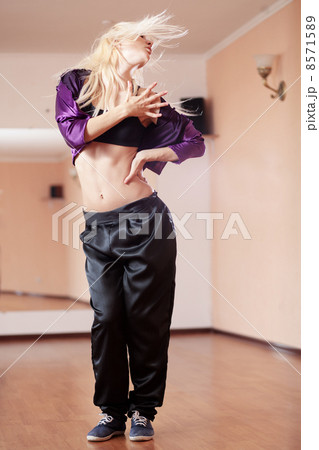 Dancer Dancer 8571589