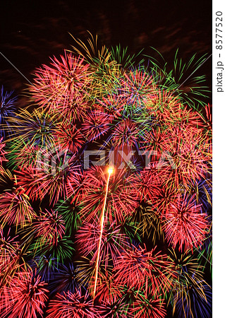 2012年 山形県 大石田まつり最上川花火大会 日本一20号玉10連発 2012年 山形県 大石田まつり最上川花火大会 日本一20号玉10連発 8577520